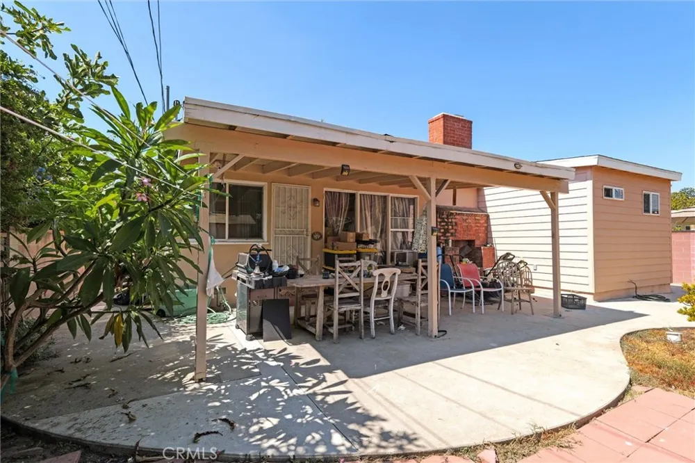 5790 Bucknell Avenue North Hollywood, CA 91607