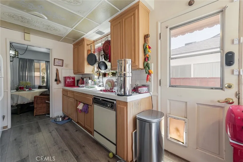 5790 Bucknell Avenue North Hollywood, CA 91607