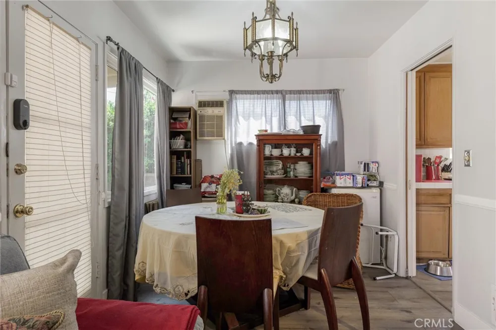 5790 Bucknell Avenue North Hollywood, CA 91607