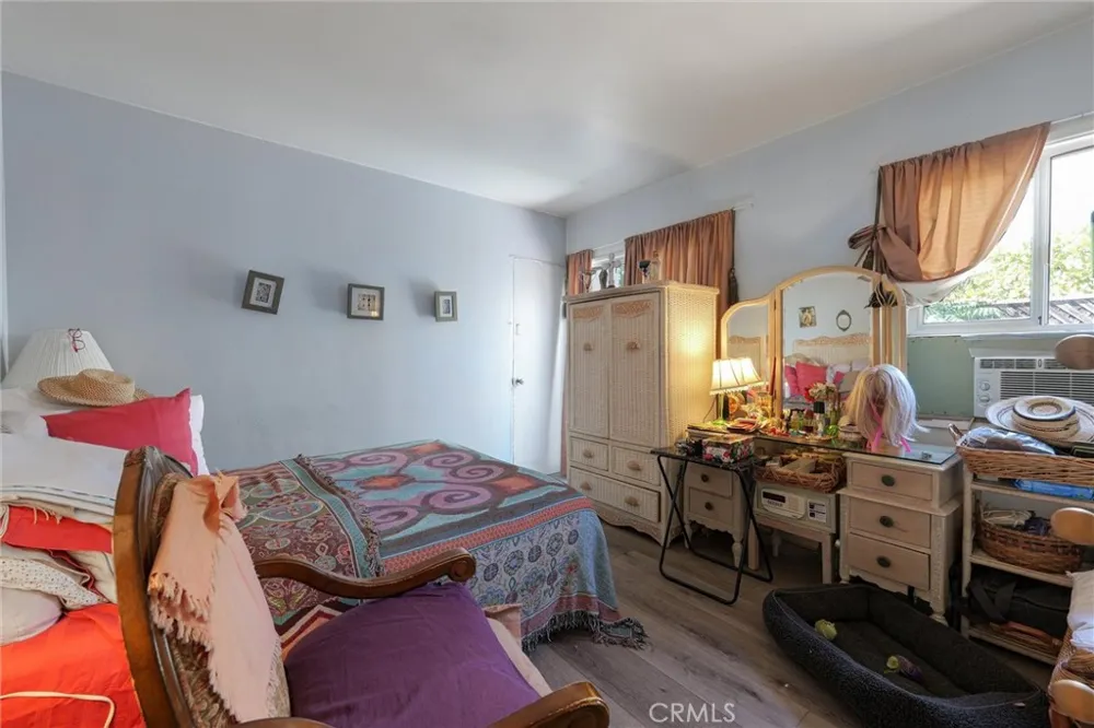 5790 Bucknell Avenue North Hollywood, CA 91607