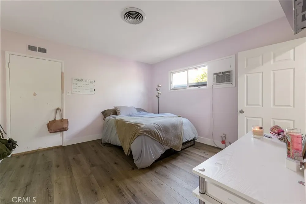 5790 Bucknell Avenue North Hollywood, CA 91607