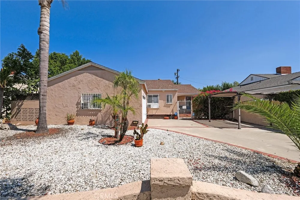5790 Bucknell Avenue North Hollywood, CA 91607