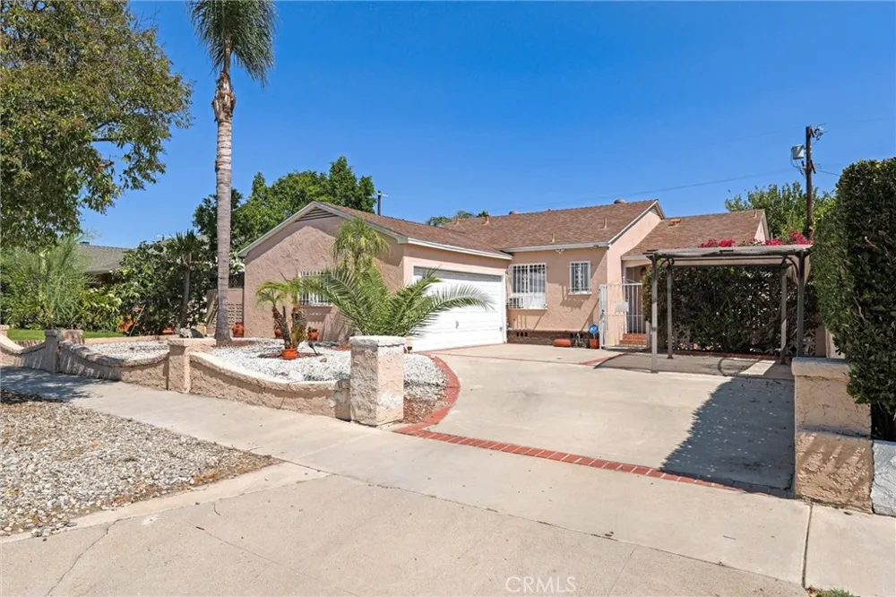 5790 Bucknell Avenue North Hollywood, CA 91607
