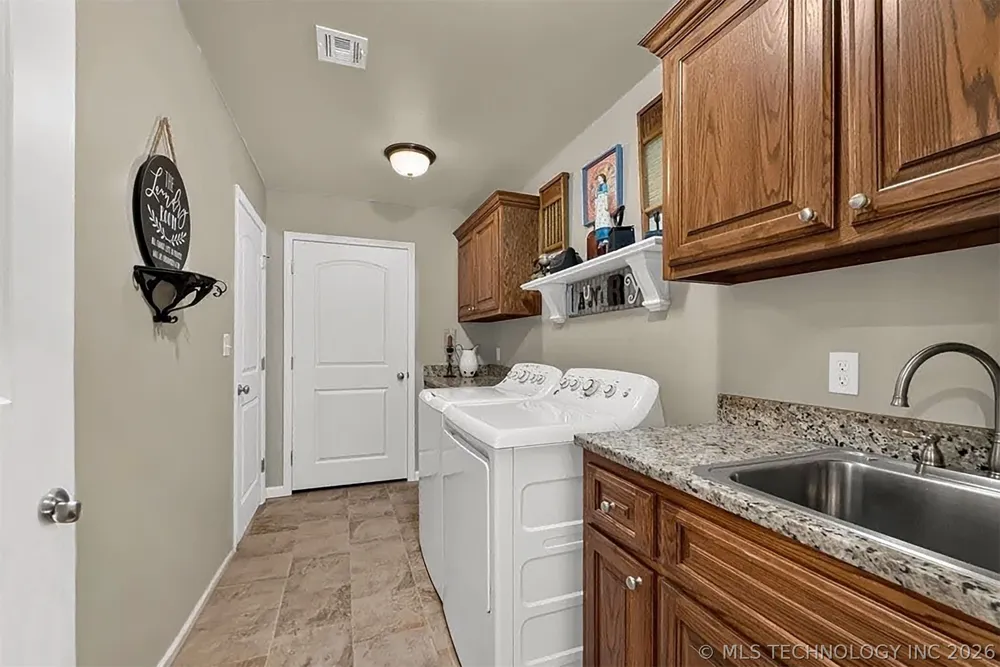 7 Foxwood Adair, OK 74330