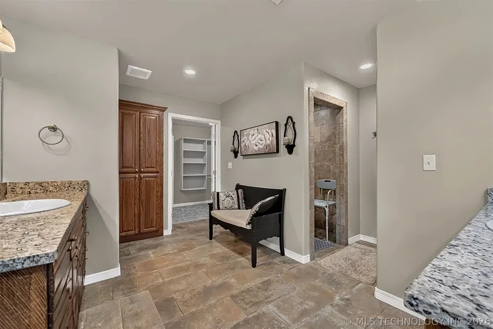 7 Foxwood Adair, OK 74330