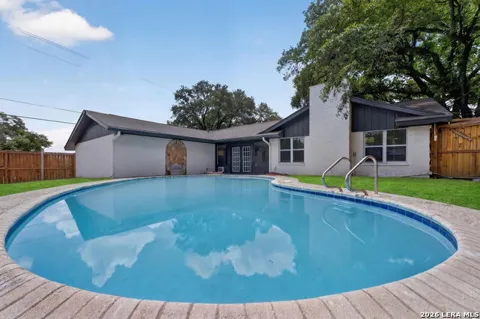721 BALFOUR DR