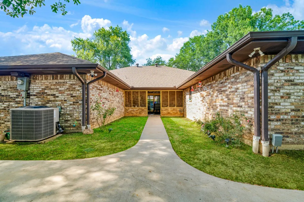 4030 Shannon Drive Paris, TX 75462