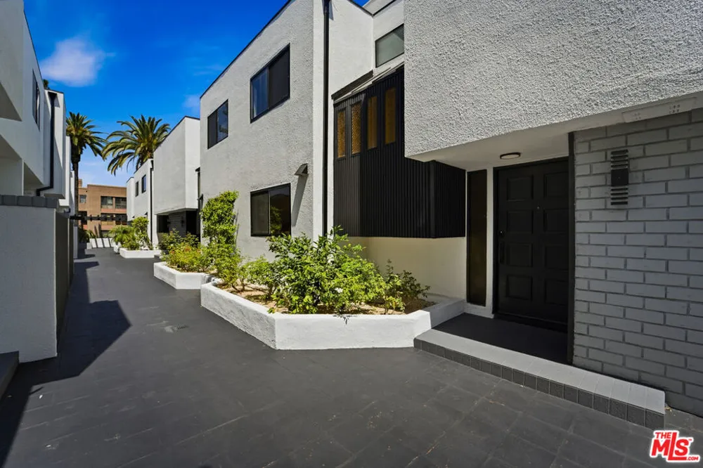 234 S Tower Drive #4 Beverly Hills, CA 90211