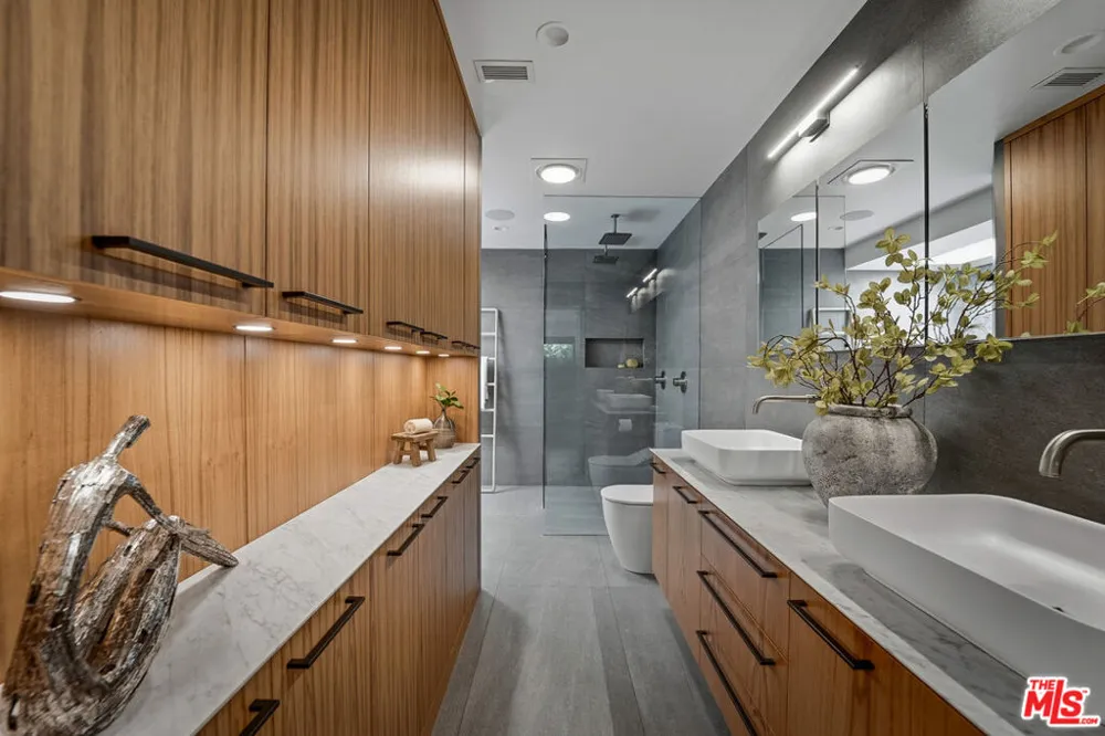 234 S Tower Drive #4 Beverly Hills, CA 90211