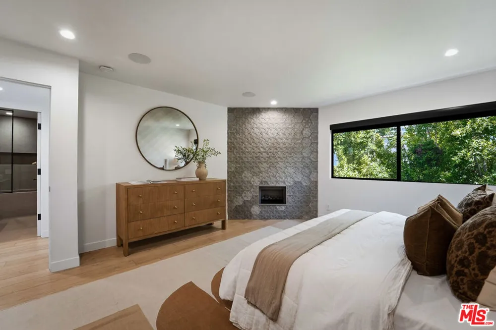 234 S Tower Drive #4 Beverly Hills, CA 90211