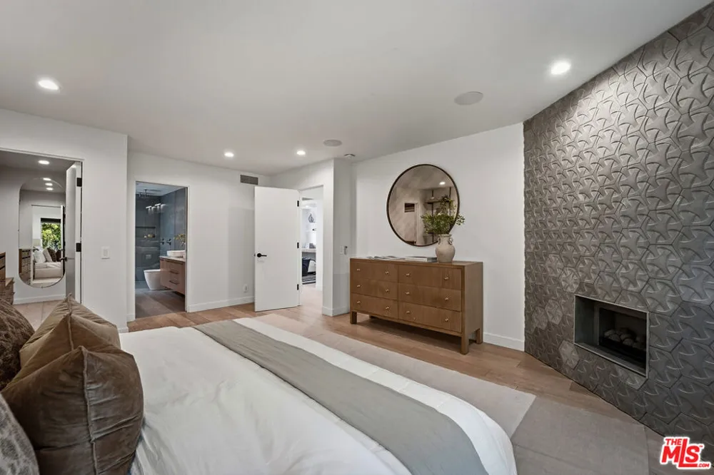 234 S Tower Drive #4 Beverly Hills, CA 90211