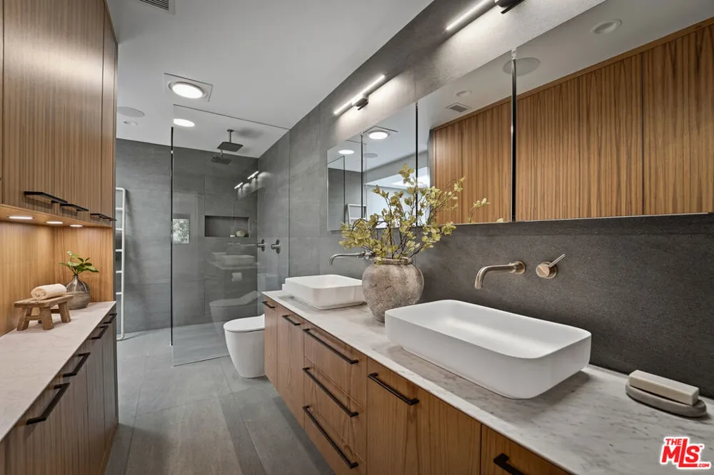 234 S Tower Drive #4 Beverly Hills, CA 90211