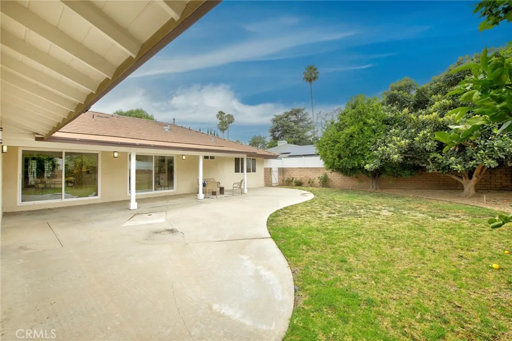 17633 Nordhoff Street Northridge, CA 91325