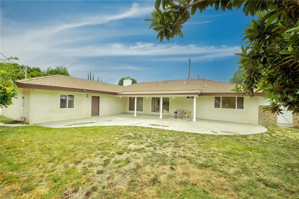 17633 Nordhoff Street Northridge, CA 91325