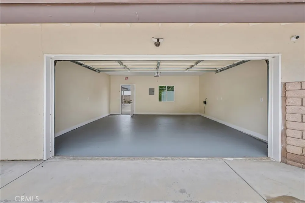 17633 Nordhoff Street Northridge, CA 91325