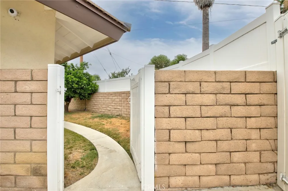 17633 Nordhoff Street Northridge, CA 91325