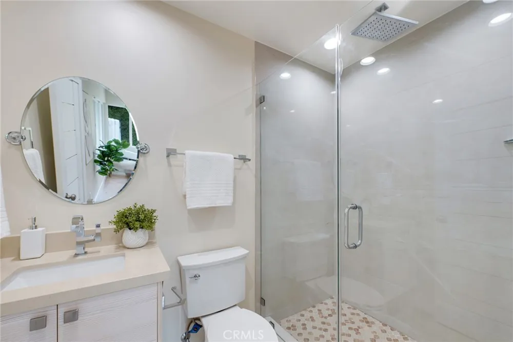 17633 Nordhoff Street Northridge, CA 91325
