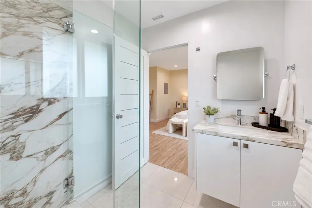 17633 Nordhoff Street Northridge, CA 91325