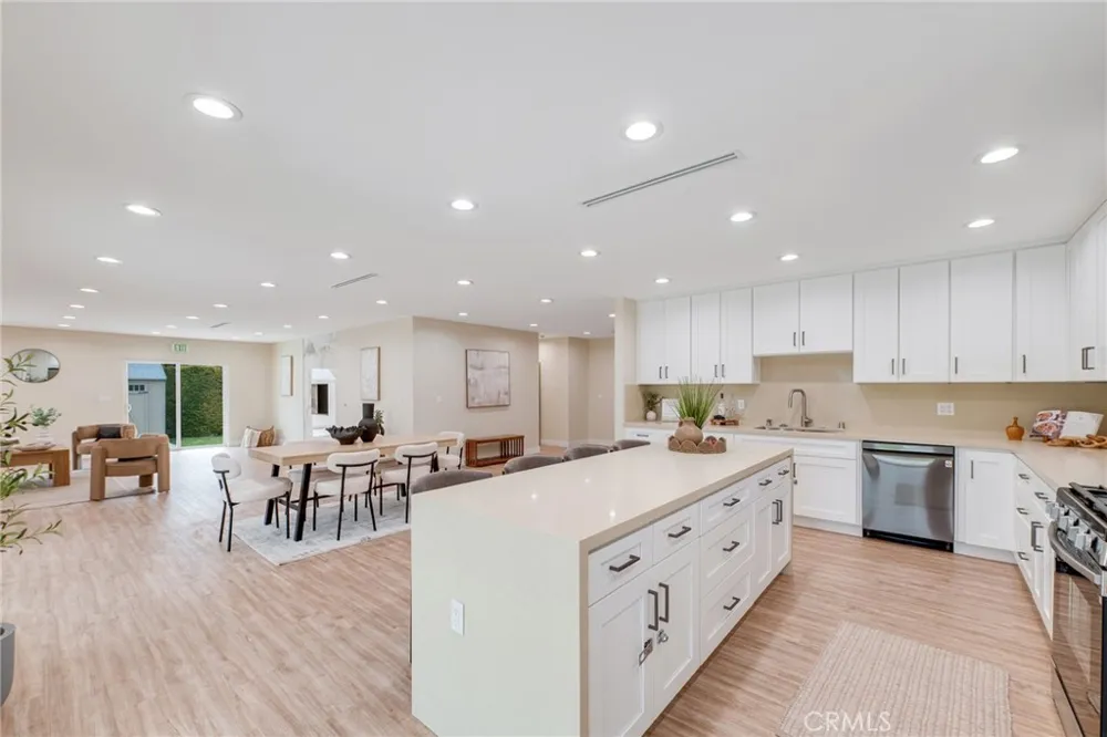 17633 Nordhoff Street Northridge, CA 91325
