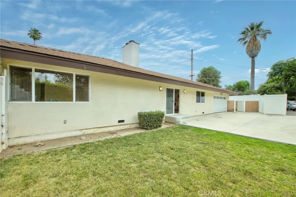 17633 Nordhoff Street Northridge, CA 91325