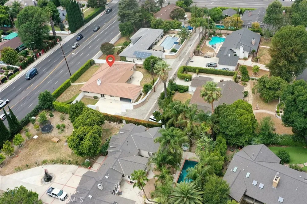 17633 Nordhoff Street Northridge, CA 91325