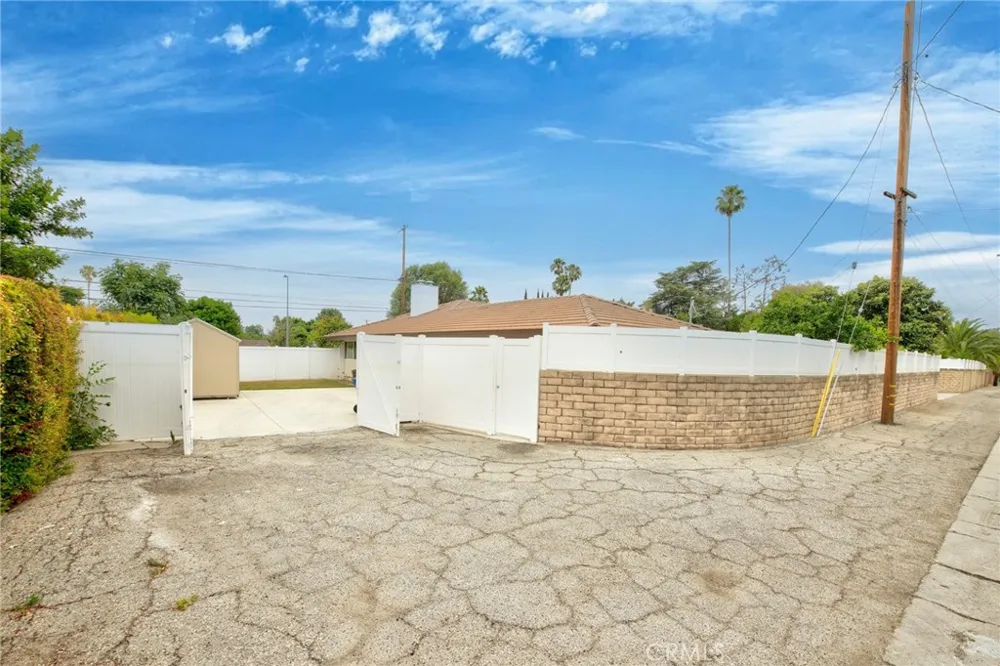 17633 Nordhoff Street Northridge, CA 91325