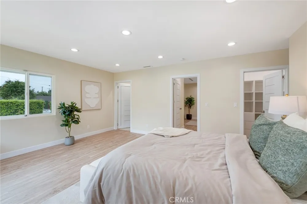 17633 Nordhoff Street Northridge, CA 91325
