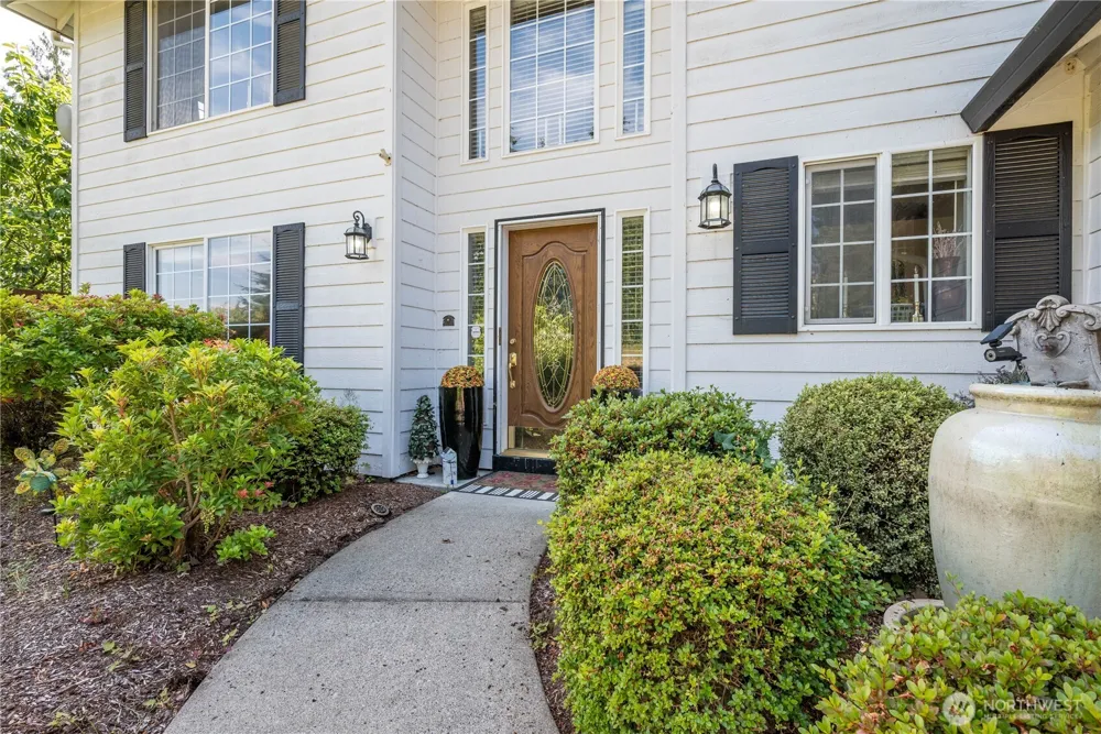 215 W St James Place Longview, WA 98632