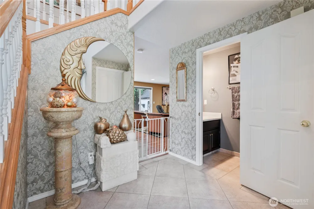 215 W St James Place Longview, WA 98632