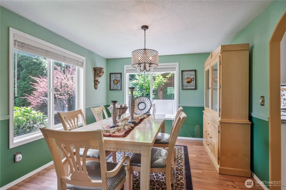 215 W St James Place Longview, WA 98632