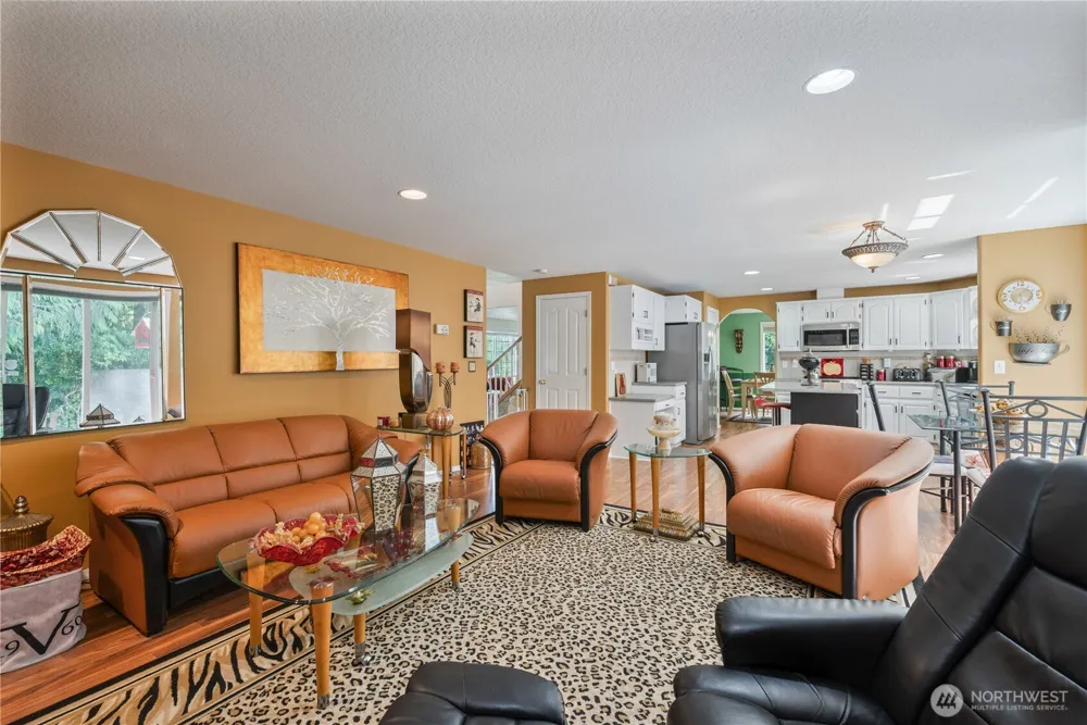 215 W St James Place Longview, WA 98632