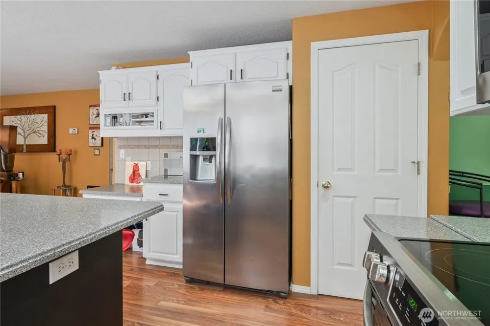 215 W St James Place Longview, WA 98632