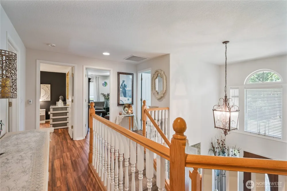 215 W St James Place Longview, WA 98632