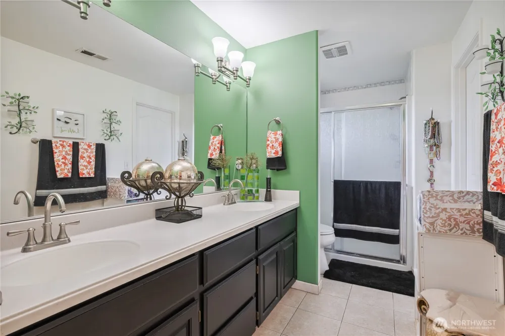 215 W St James Place Longview, WA 98632