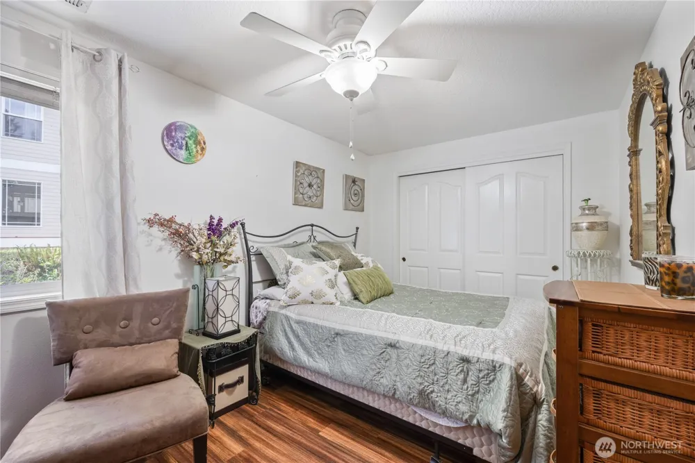 215 W St James Place Longview, WA 98632