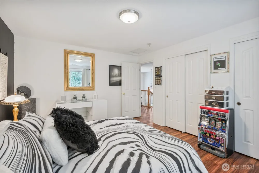 215 W St James Place Longview, WA 98632