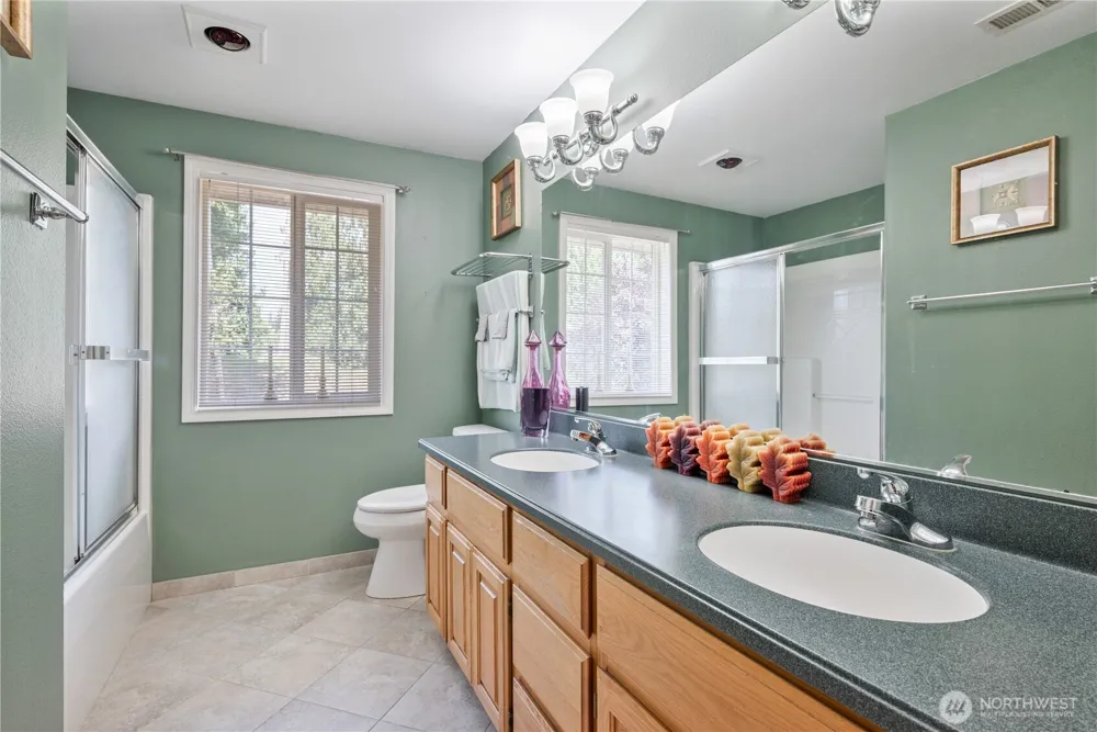 215 W St James Place Longview, WA 98632