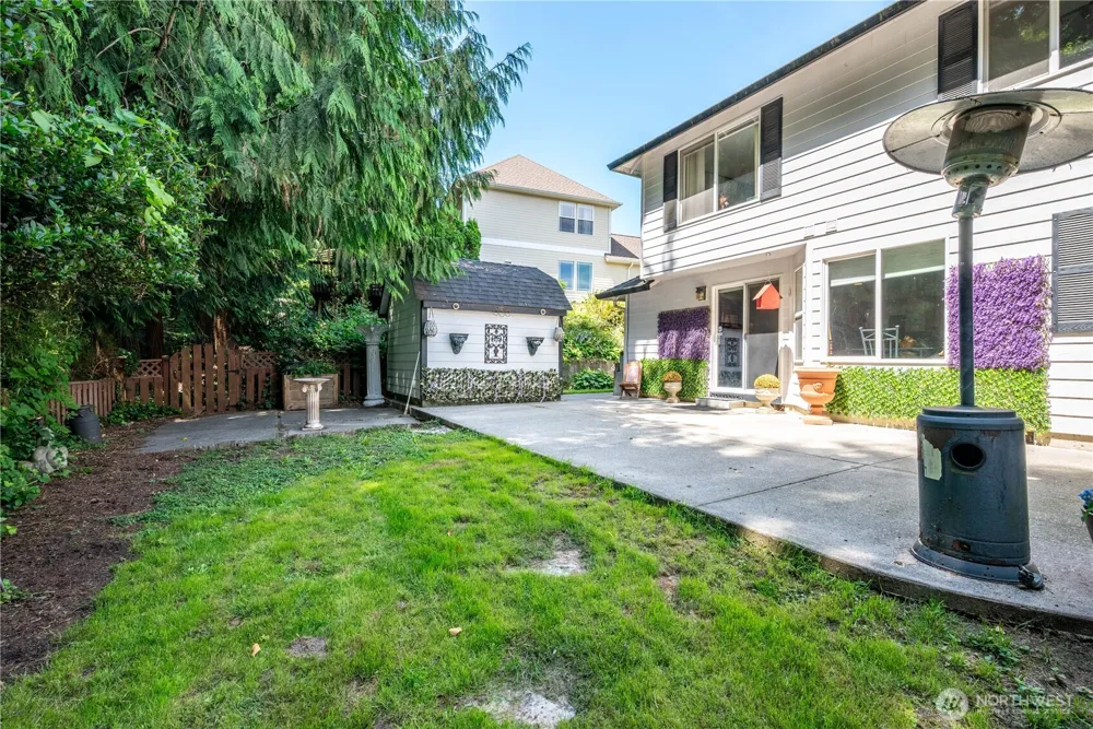 215 W St James Place Longview, WA 98632