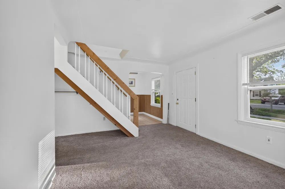19364 Seminole Redford, MI 48240