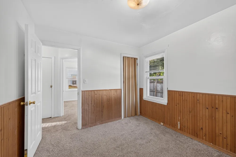 19364 Seminole Redford, MI 48240