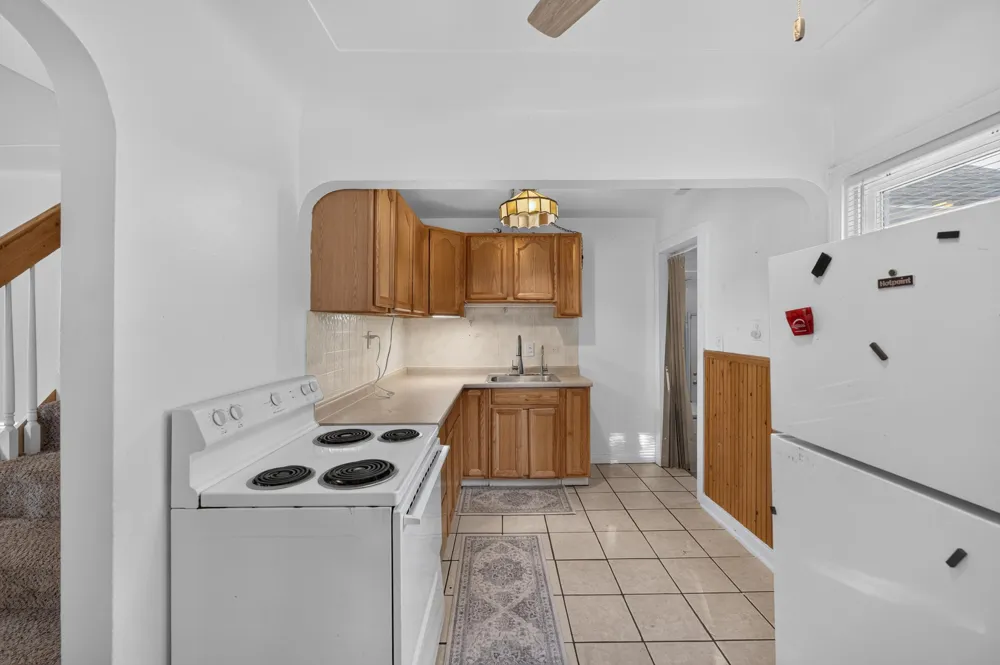 19364 Seminole Redford, MI 48240