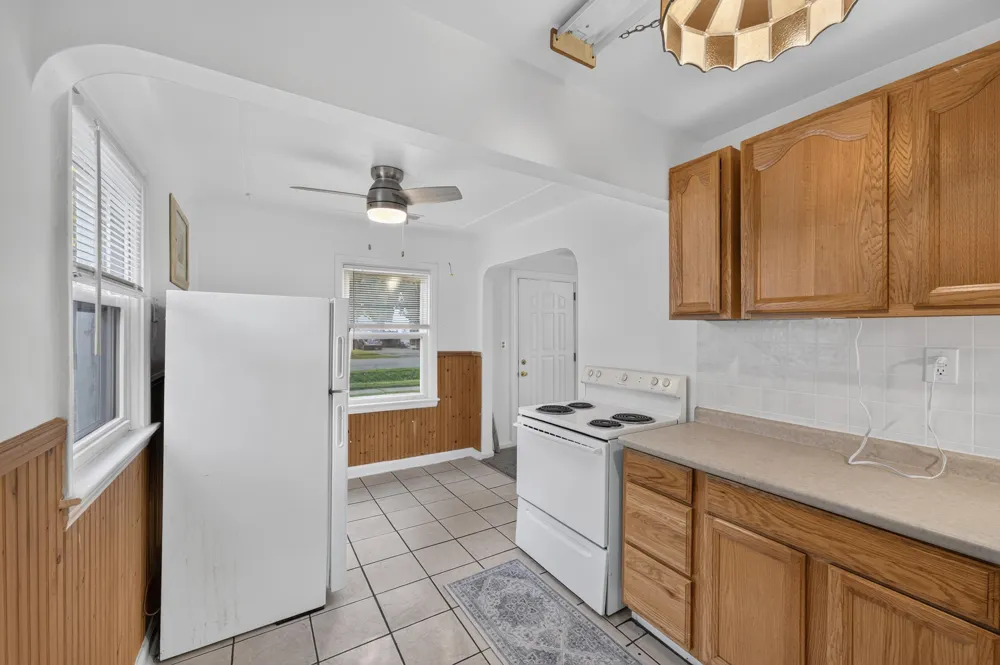 19364 Seminole Redford, MI 48240