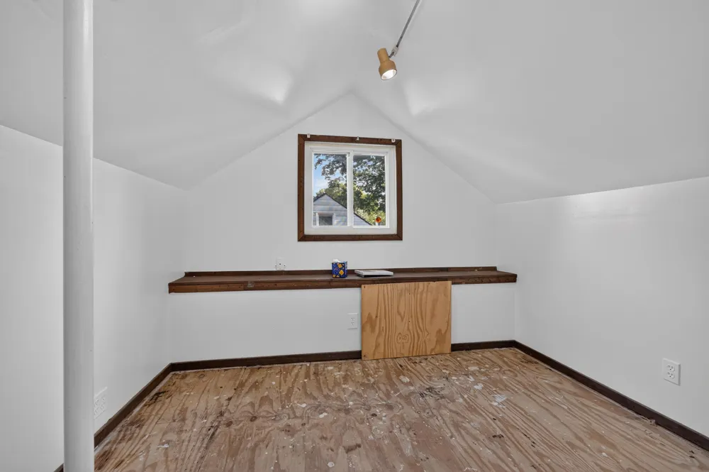 19364 Seminole Redford, MI 48240