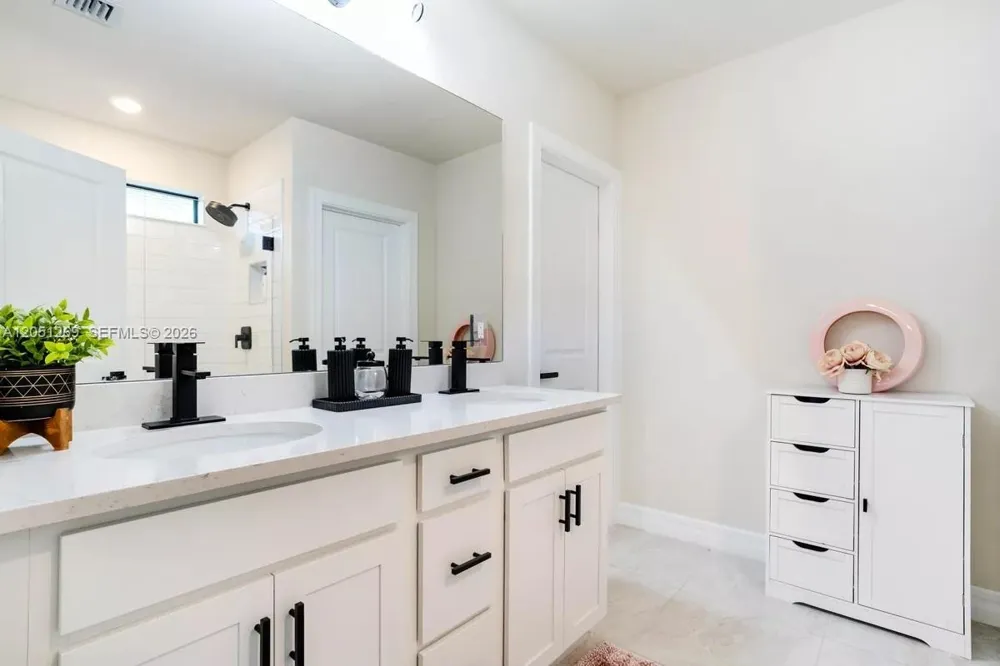 2940 Shortleaf Ave #2940 Lauderdale Lakes, FL 33311