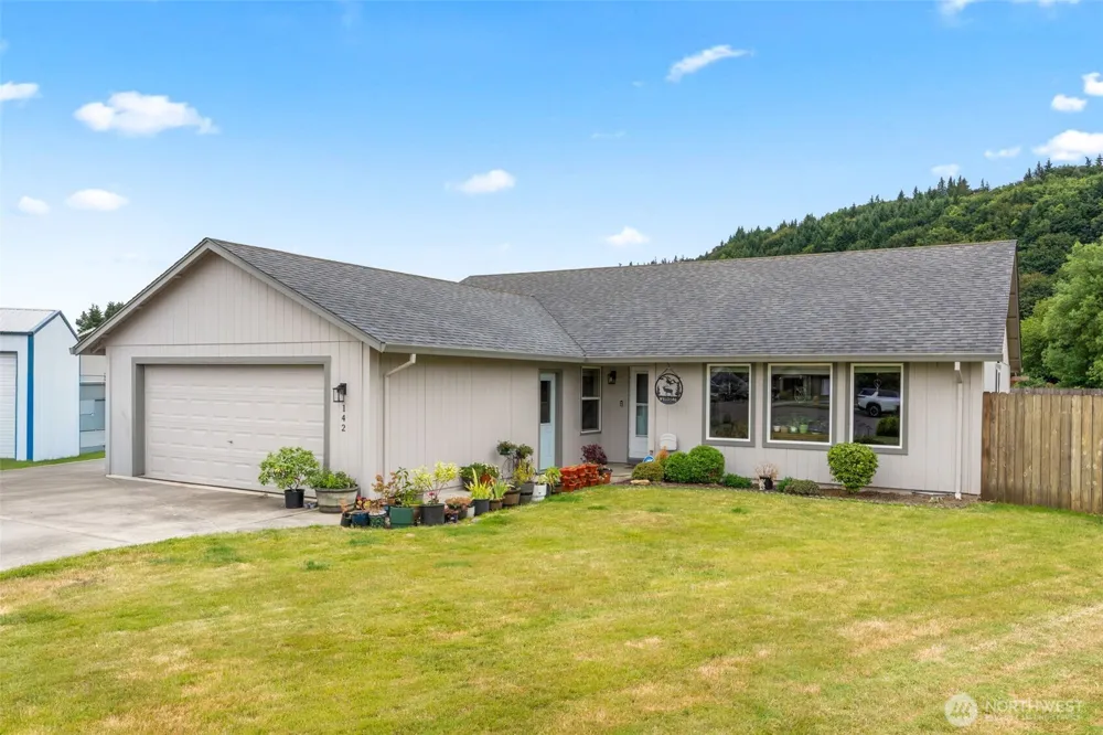 142 Charles Street Longview, WA 98632