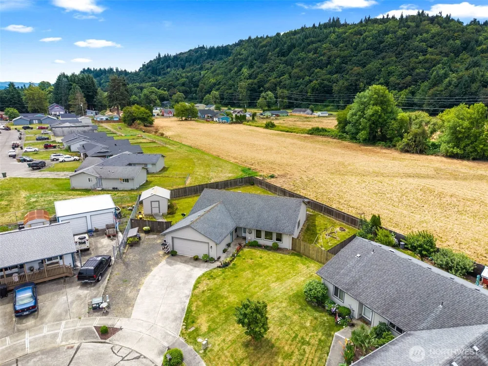 142 Charles Street Longview, WA 98632