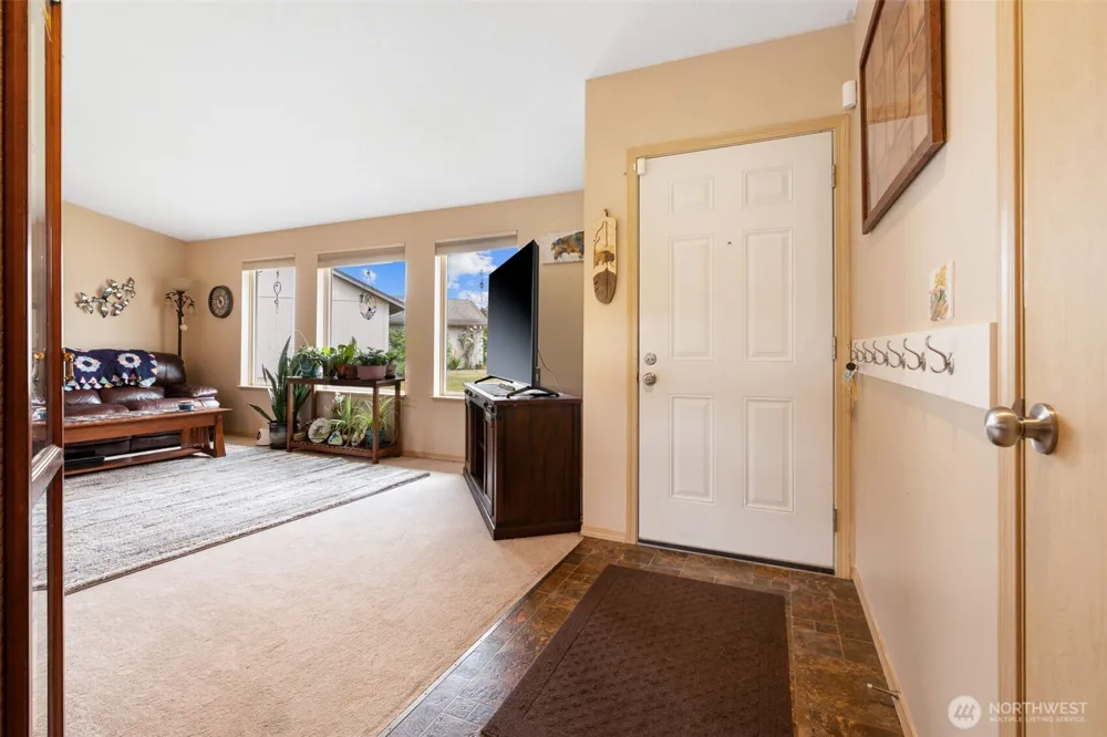 142 Charles Street Longview, WA 98632