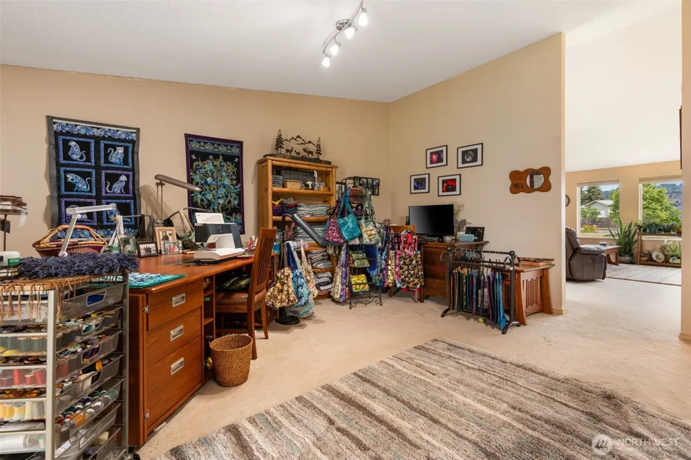 142 Charles Street Longview, WA 98632
