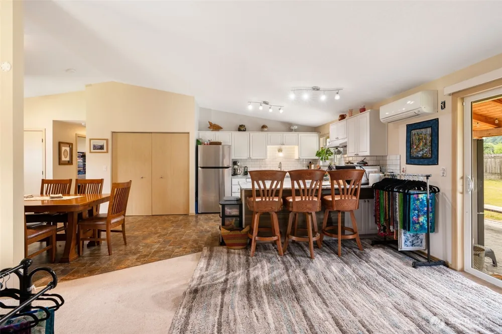 142 Charles Street Longview, WA 98632