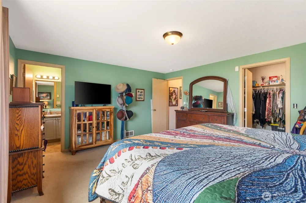 142 Charles Street Longview, WA 98632